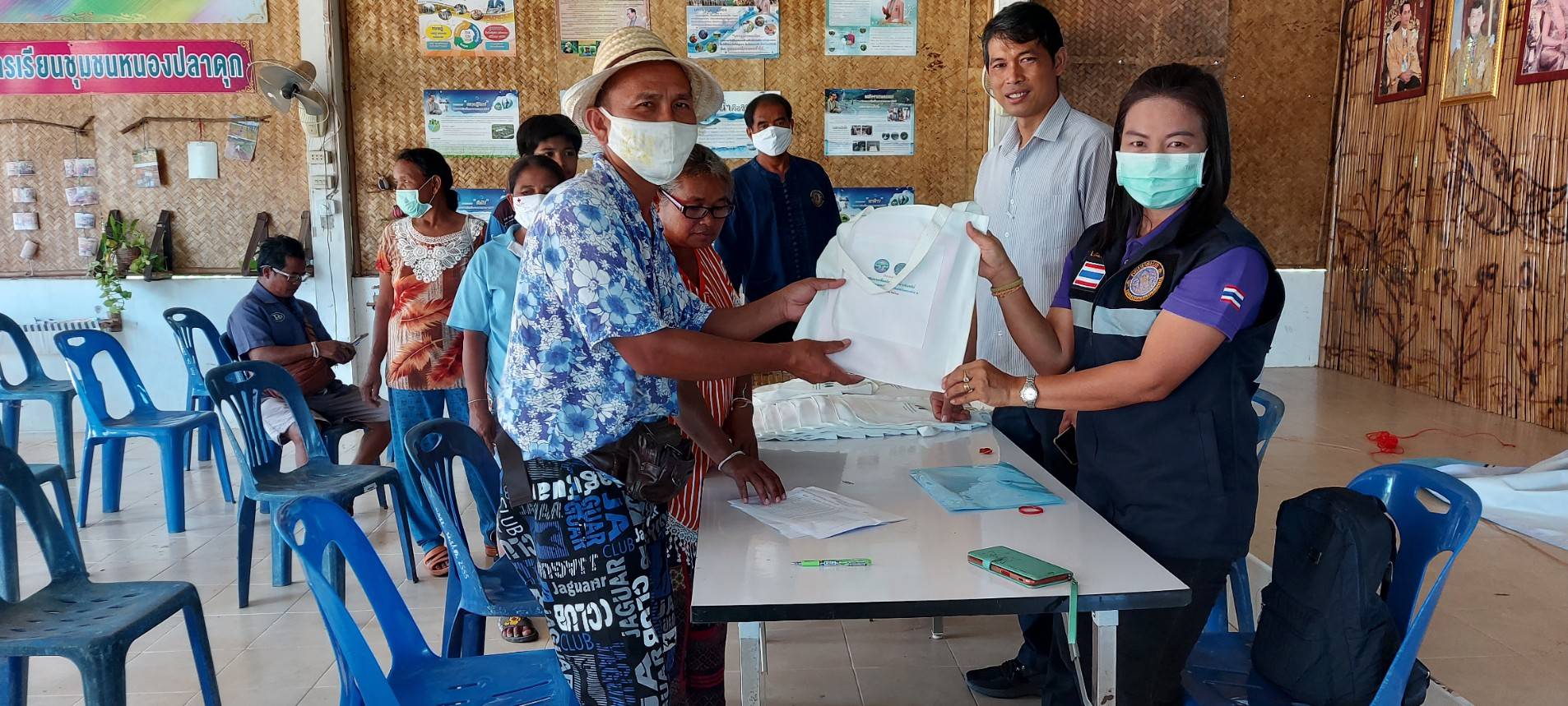 การฝึกอบรมเกษตรกรโครงการส่งเสริมการเลี้ยงปลาในนาข้าวอินทรีย์ จังหวัดอุบลราชธานี งบกลุ่มจังหวัดภาคตะวันออกเฉียงเหนือตอนล่าง 2 ปีงบประมาณ 2563 ณ ศาลาประชาคมบ้านหนองปลาดุก อำเภอน้ำยืน จังหวัดอุบลราชธานี..คลิก