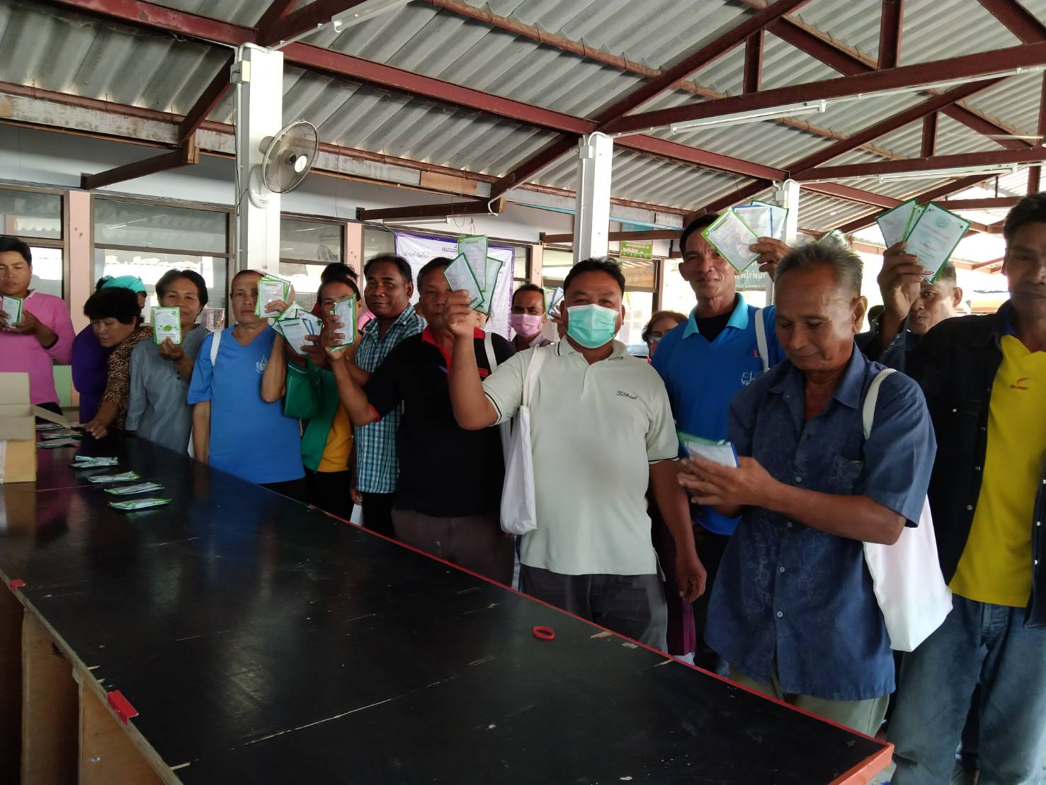 การให้ความรู้แก่เกษตรกรผู้เข้าอบรมโครงการส่งเสริมการเลี้ยงปลาในนาข้าวอินทรีย์ จังหวัดอุบลราชธานี งบกลุ่มจังหวัดภาคตะวันออกเฉียงเหนือตอนล่าง 2 ปีงบประมาณ 2563 ณ ศาลาประชาคมบ้านท่าโพธิ์ศรี หมู่ที่ 2 ตำบลท่าโพธิ์ศรี อำเภอเดชอุดม จังหวัดอุบลราชธานี..คลิก