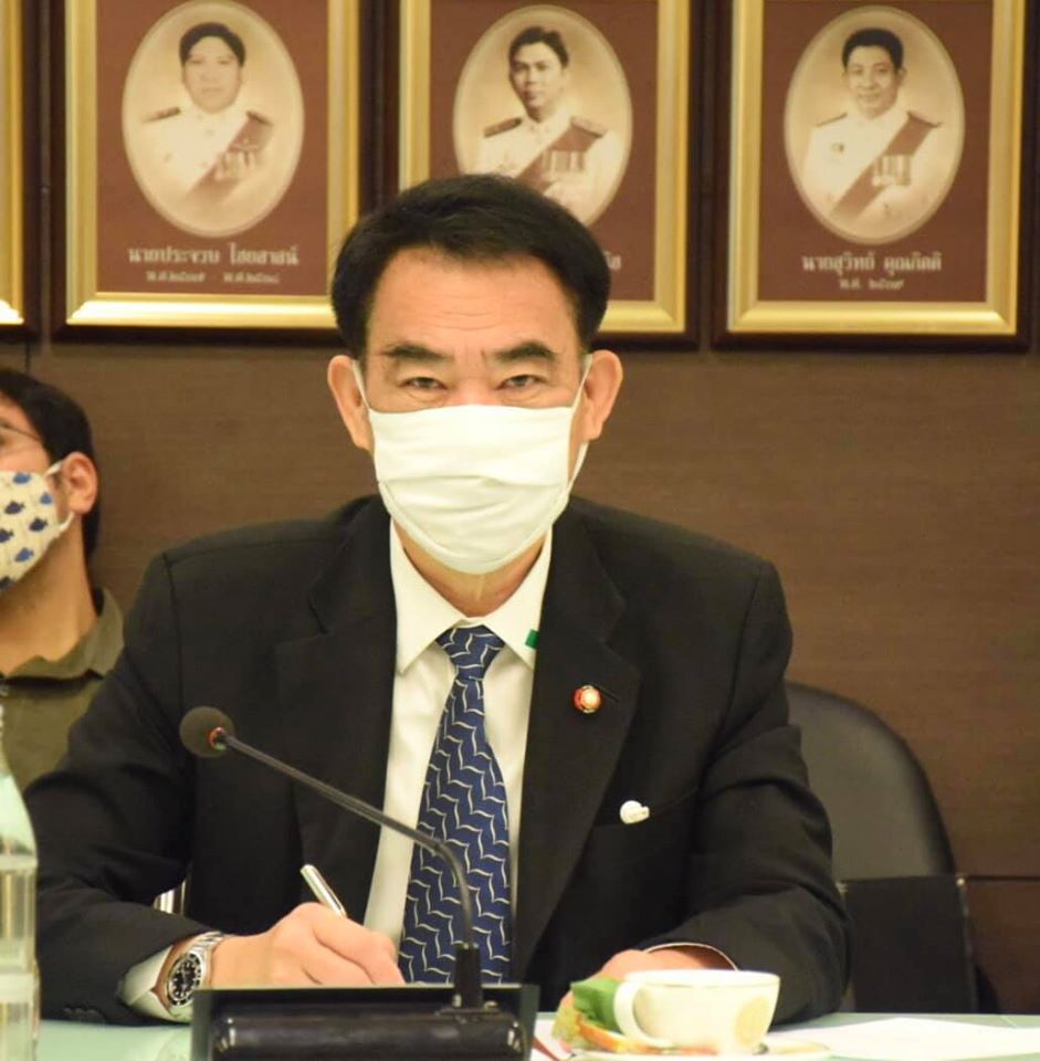 นายอลงกรณ์ พลบุตร ที่ปรึกษารัฐมนตรีว่าการกระทรวงเกษตรและสหกรณ์ เป็นประธานการประชุมทางไกลด้วยระบบ Video Conference หารือแนวทางการบริหารจัดการ Farmer & Fish Market ระหว่างหน่วยงานภาครัฐและเอกชนที่เกี่ยวข้อง..คลิก