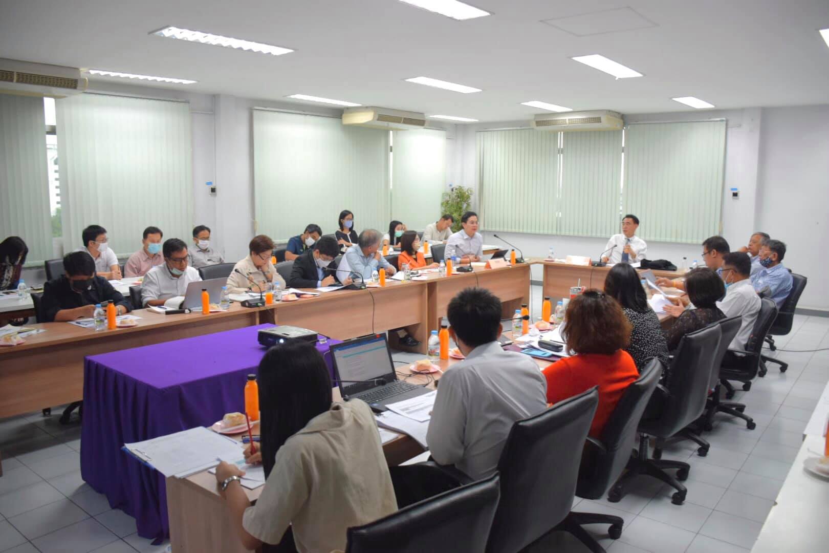 ดร.วิชาญ อิงศรีสว่าง รองอธิบดีกรมประมง เป็นประธานการประชุมคณะทำงานจัดทำแผนปฎิบัติการโครงการปรับปรุงและพัฒนาอวนลากอ่าวไทย..คลิก