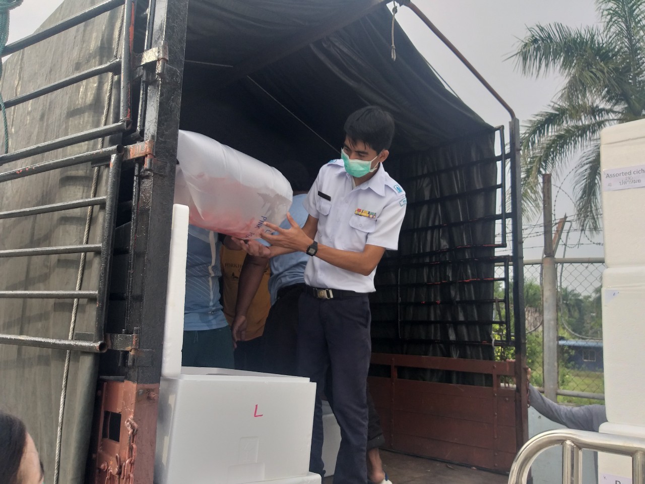 ด่านตรวจสัตว์น้ำปาดังเบซาร์ตรวจสอบสัตว์น้ำส่งออก ประจำวันที่ 3 กรกฏาคม 2563..คลิก