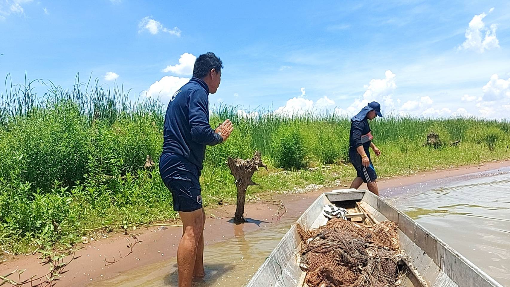วันที่ 10 กรกฎาคม 2563 ชุดเฉพาะกิจควบคุมการทำการประมงอ่างเก็บน้ำเขื่อนอุบลรัตน์ ในช่วงฤดูน้ำแดง ประจำปี 2563..คลิก