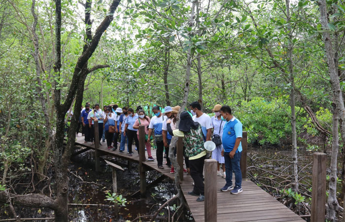 กองทุนบ้านท่าคาน ตำบลท่าตะเกียบ อำเภอท่าตะเกียบ จังหวัดฉะเชิงเทรา ศึกษาดูงานศูนย์ฯ คุ้งกระเบน..คลิก