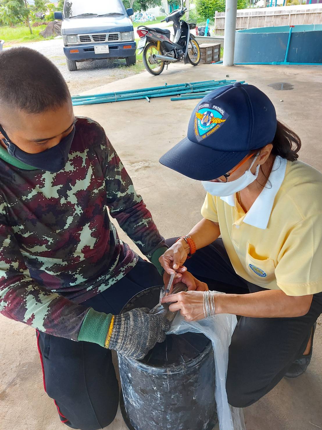 ร่วมเพาะพันธุ์ปลาดุก ณ โรงเรียนทหารการสัตว์ กรมการสัตว์ทหารบก ในโครงการเกษตรรวมใจ อันเนื่องมาจากพระราชดำริ..คลิก