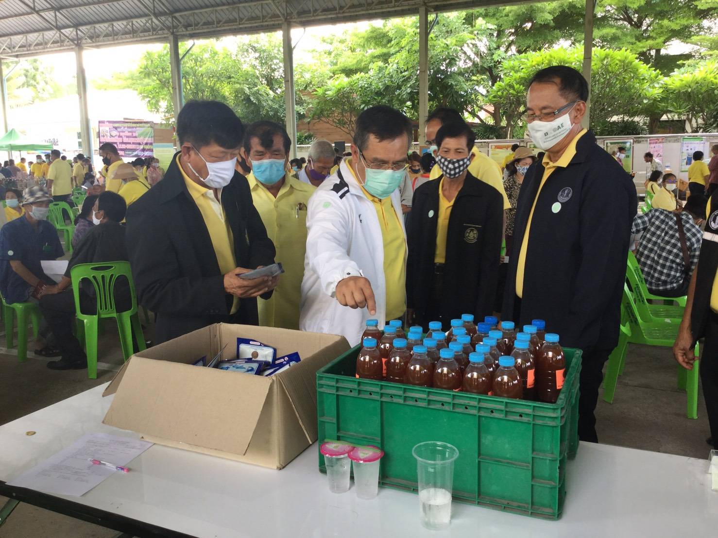 สำนักงานประมงพื้นที่กรุงเทพมหานคร ร่วมจัดงานคลินิกเกษตรเคลื่อนที่ ครั้งที่ 3/2563 ณ สำนักงานเขตทวีวัฒนา แขวงทวีวัฒนา เขตทวีวัฒนา กรุงเทพมหานคร..คลิก