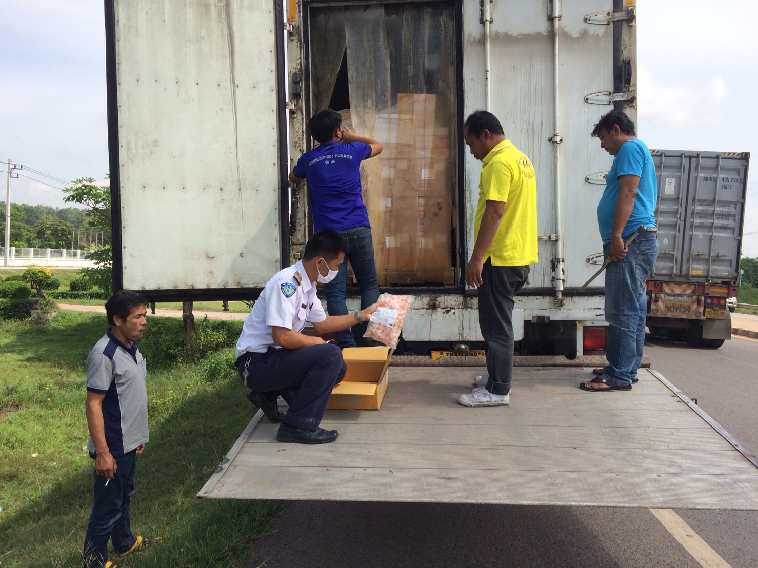 ตรวจสอบผลิตภัณฑ์สัตว์น้ำ ส่งออกไปยัง สปป.ลาว..คลิก