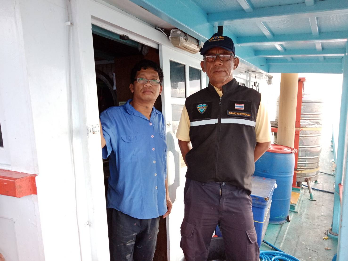 เรือตรวจประมงทะเล 205 ออกปฏิบัติงานควบคุมเฝ้าระวังการทำการประมงพื้นที่ทะเลชายฝั่ง..คลิก