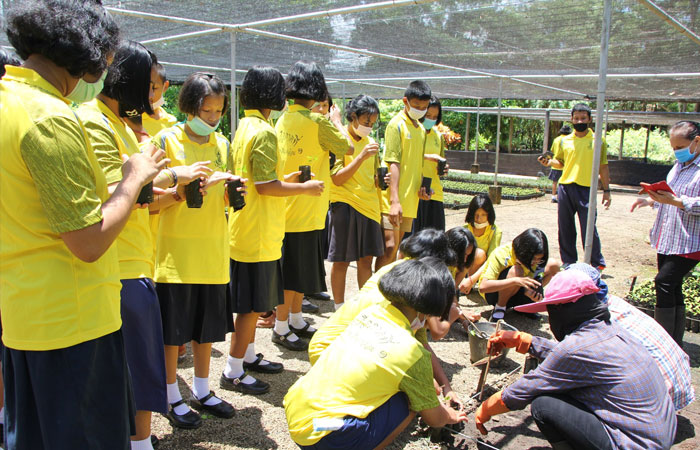 โครงการค่ายแกนนำเยาวชนอนุรักษ์สิ่งแวดล้อมเพื่อรักษาผลประโยชน์ของชาติทางทะเล..คลิก