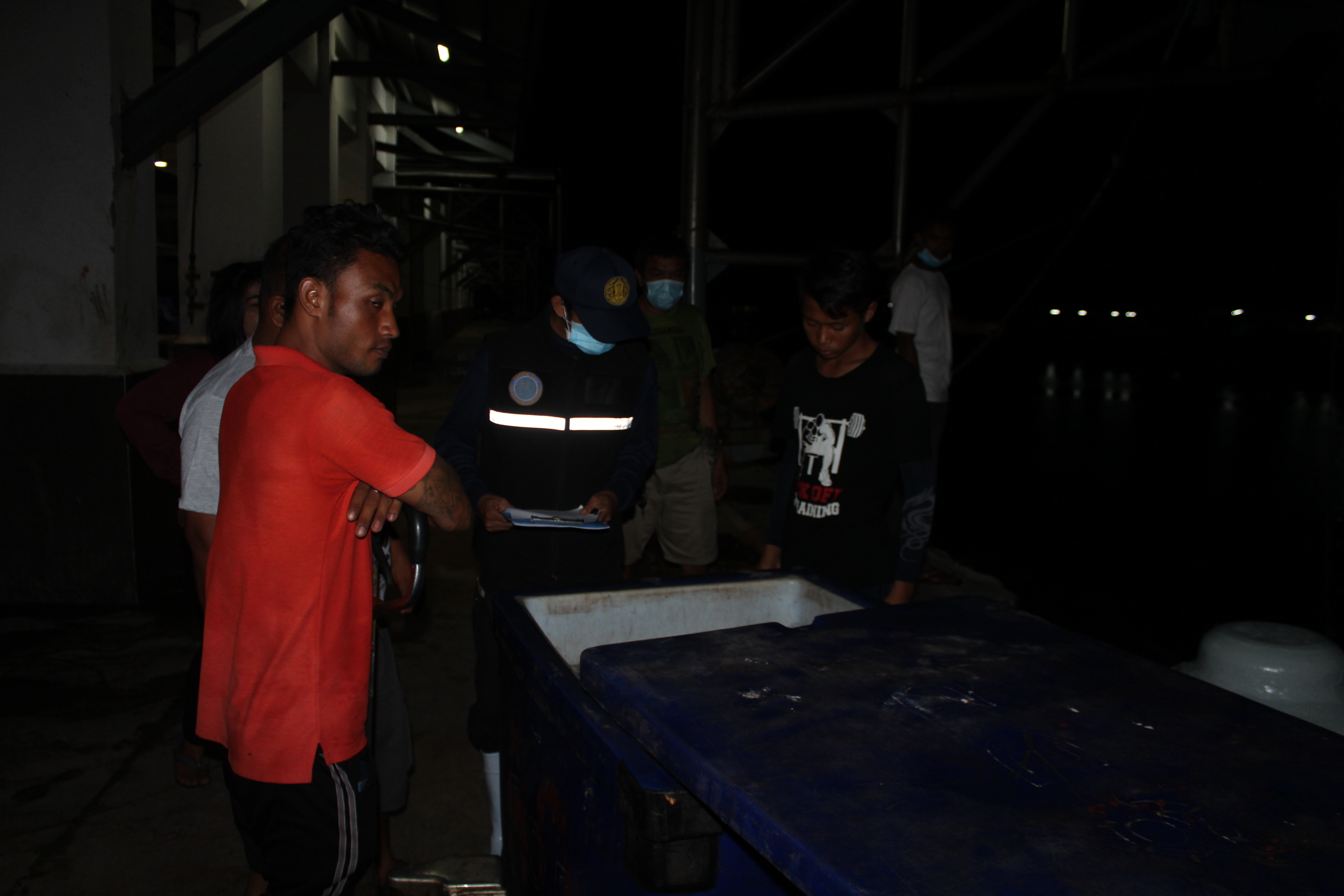 ควบคุมขนถ่ายสัตว์น้ำขึ้นท่าจากประเทศMYANMAR..คลิก