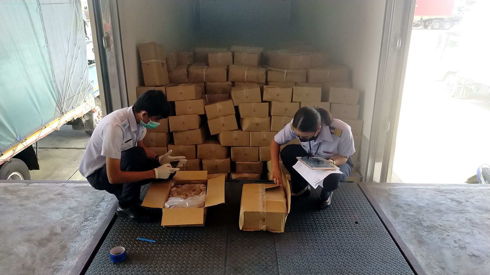 ด่านตรวจสัตว์น้ำปาดังเบซาร์ตรวจสอบสัตว์น้ำนำเข้าประจำวันที่ 25 กรกฏาคม 2563..คลิก