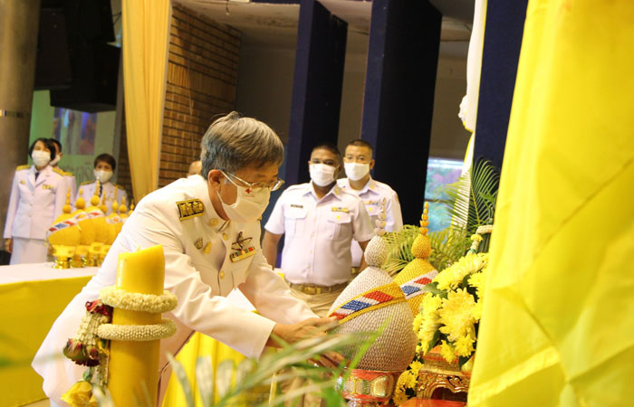 กิจกรรมเฉลิมพระเกียรติ วางพานพุ่มถวายราชสักการะ พร้อมจุดเทียนชัยถวายพระพร เนื่องในโอกาสวันเฉลิมพระชนมพรรษาพระบาทสมเด็จพระเจ้าอยู่หัว 28 กรกฎาคม 2563..คลิก