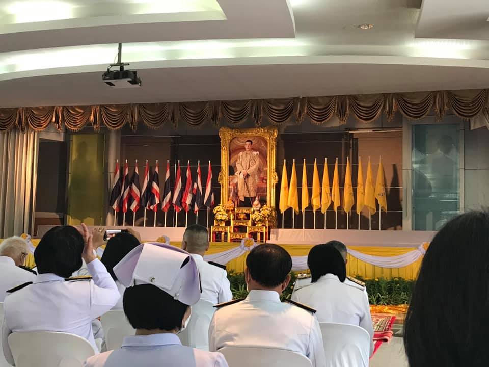 ร่วมลงนามถวายพระพรชัยมงคลฯ เนื่องในโอกาสวันเฉลิมพระชนมพรรษา ณ ศาลาประชาคม (ริมน้ำ) เทศบาลเมืองบ้านโป่ง..คลิก