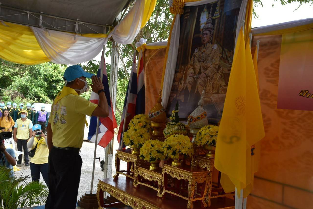 จิตอาสาปล่อยพันธุ์ปลาและปลูกหญ้าแฝกเฉลิมพระเกียรติ..คลิก