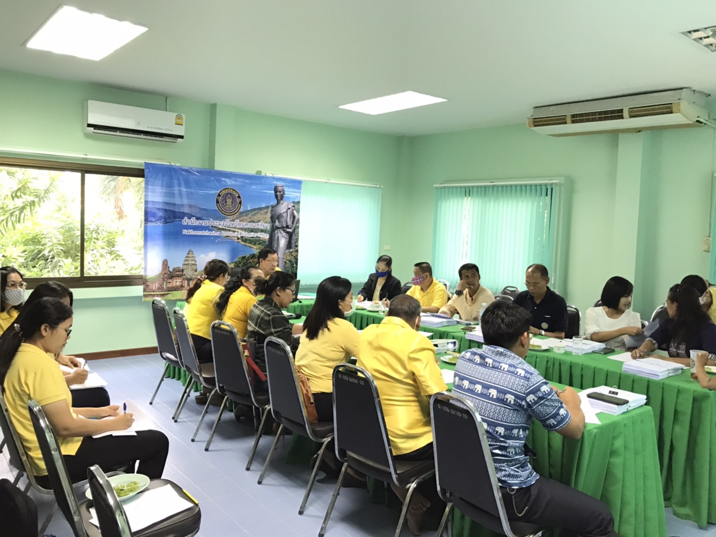 ประชุมข้าราชการ พนักงานเจ้าหน้าที่ สำนักงานประมงจังหวัดและสำนักงานประมงอำเภอ ประจำเดือนกรกฎาคม 2563..คลิก