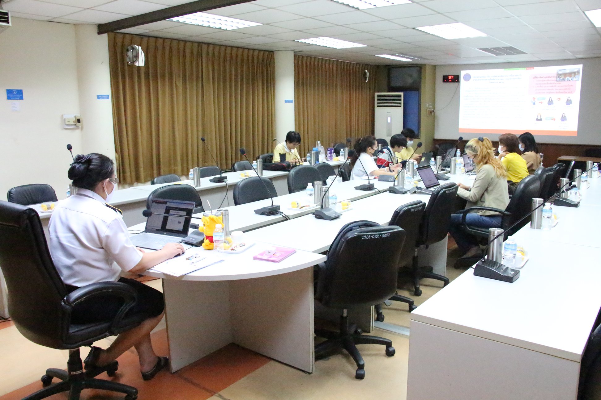 การประชุมการเตรียมความพร้อมดำเนินการตามประกาศกรมประมง เรื่อง การจัดทำหนังสือกำกับการซื้อขายสัตว์น้ำสำหรับกิจการการเพาะเลี้ยงสัตว์น้ำควบคุมประเภทการเพาะเลี้ยงกุ้งทะเล พ.ศ.2563 และ ระบบโปรแกรมประยุกต์การออกหนังสือกำกับการซื้อขายสัตว์น้ำ (APD) สำหรับผู้ประกอบการ ครั้งที่ 1..คลิก