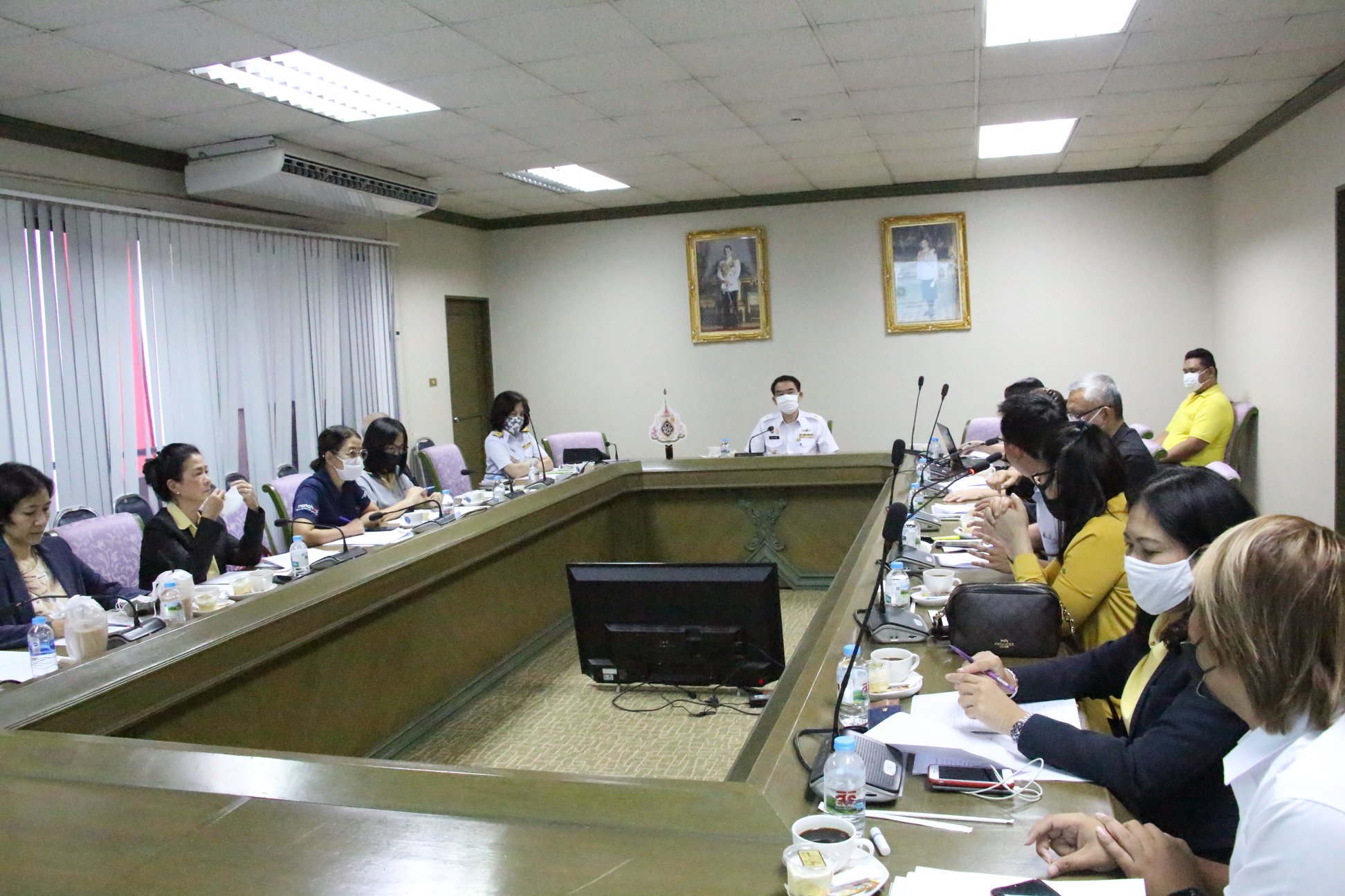 ดร.วิชาญ อิงศรีสว่าง รองอธิบดีกรมประมง เป็นประธานการประชุมมาตรการป้องกันเชื้อไวรัสโคโรนา 2019 (COVID-19) ในสินค้าสัตว์น้ำส่งออก