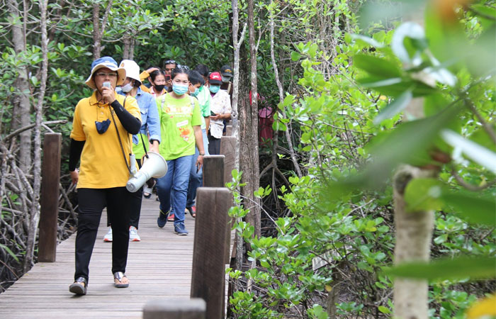 การยางแห่งประเทศไทยจังหวัดสกลนคร ศึกษาดูงานศูนย์ฯ คุ้งกระเบน..คลิก
