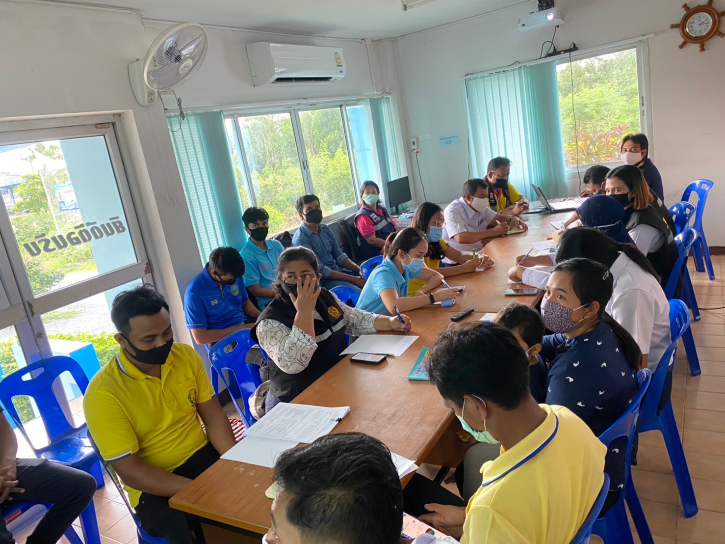 หัวหน้าศูนย์ควบคุมการแจ้งเข้า-ออก เรือประมงปากพนัง เป็นประธานการประชุมประจำเดือนสิงหาคม 2563..คลิก