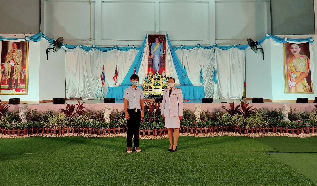 ร่วมพิธีทำบุญตักบาตรพระสงฆ์และสามเณร เพื่อถวายเป็นพระราชกุศลเฉลิมพระเกียรติฯ 12 สิงหาคม 2563 ณ ที่ว่าการอำเภอองครักษ์ จังหวัดนครนายก..คลิก