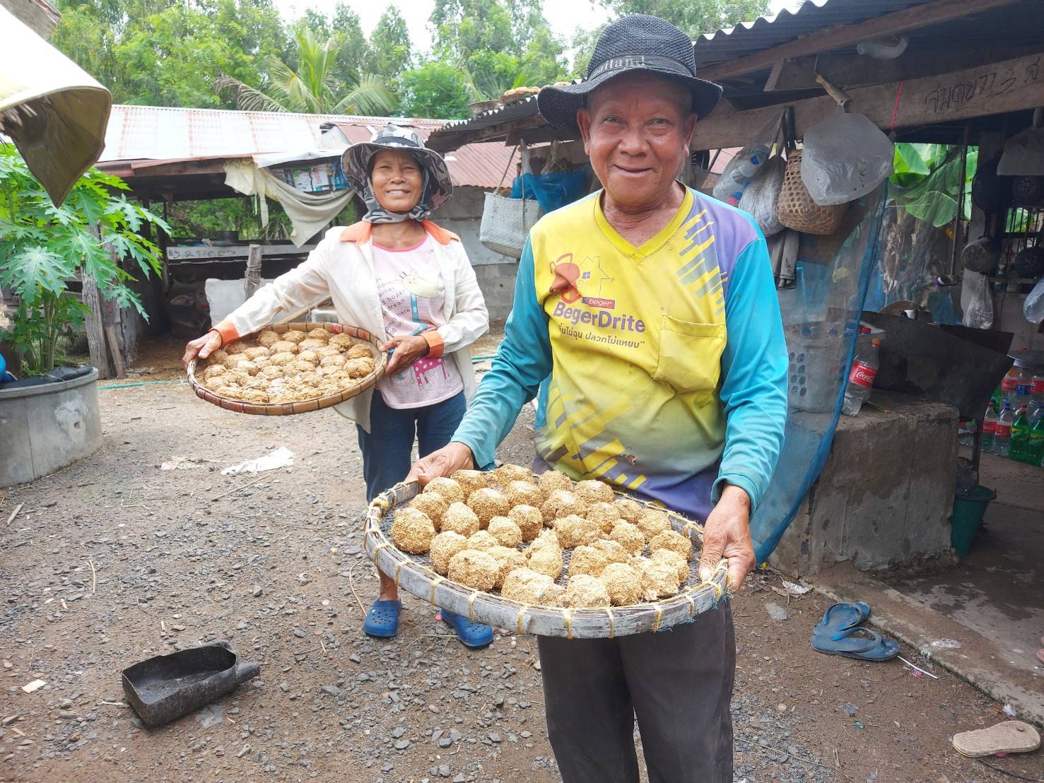 ประมงอำเภอสว่างวีระวงศ์ ดำเนินการติดตามสอบถามข้อมูลเกษตรกรที่เข้าร่วมโครงการส่งเสริมและสร้างทักษะในการประกอบอาชีพทั้งในและนอกภาคเกษตร กิจกรรมเกษตรทฤษฎีใหม่ด้านการประมง ประจำปีงบประมาณ 2563..คลิก