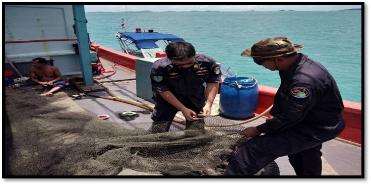 เรือตรวจประมงทะเล 218 ออกปฏิบัติงานควบคุมเฝ้าระวังการทำการประมงพื้นที่ทะเลชายฝั่ง..คลิก