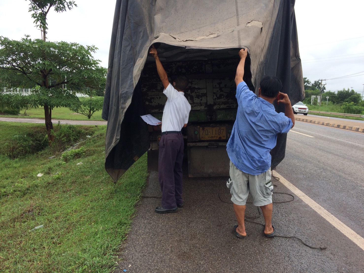 ตรวจสอบอาหารสัตว์น้ำ ส่งออกไปยัง สปป.ลาว..คลิก