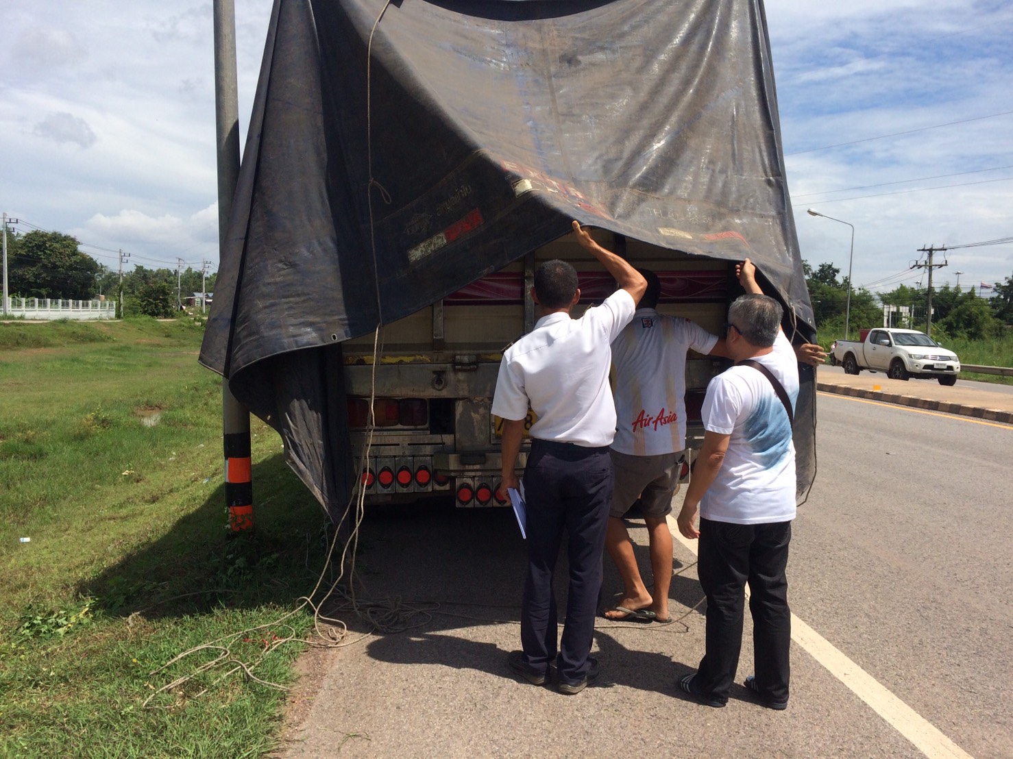 ตรวจสอบผลิตภัณฑ์สัตว์น้ำ ส่งออกไปยัง สปป.ลาว..คลิก