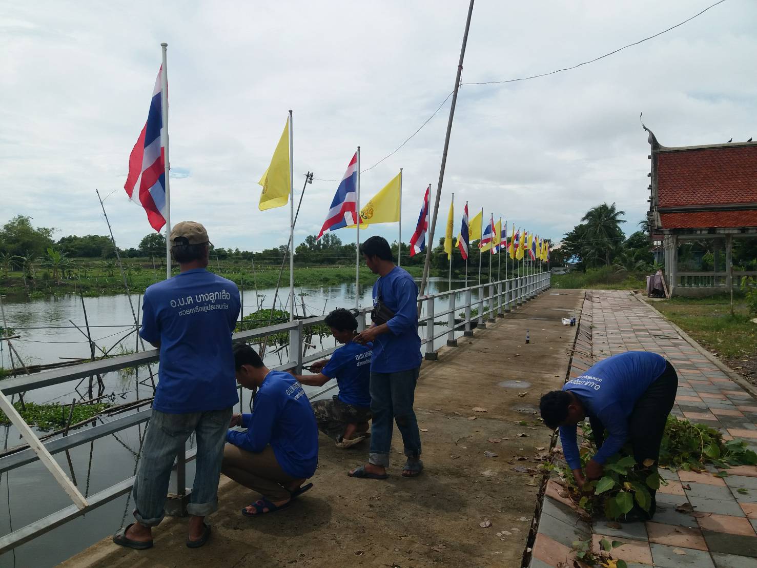 เตรียมสถานที่ โครงการ”หน่วยบำบัดทุกข์ บำรุงสุข สร้างรอยยิ้มและความปรองดองสมานฉันท์ ให้ประชาชนจังหวัดนครนายก “ ครั้งที่ 12..คลิก