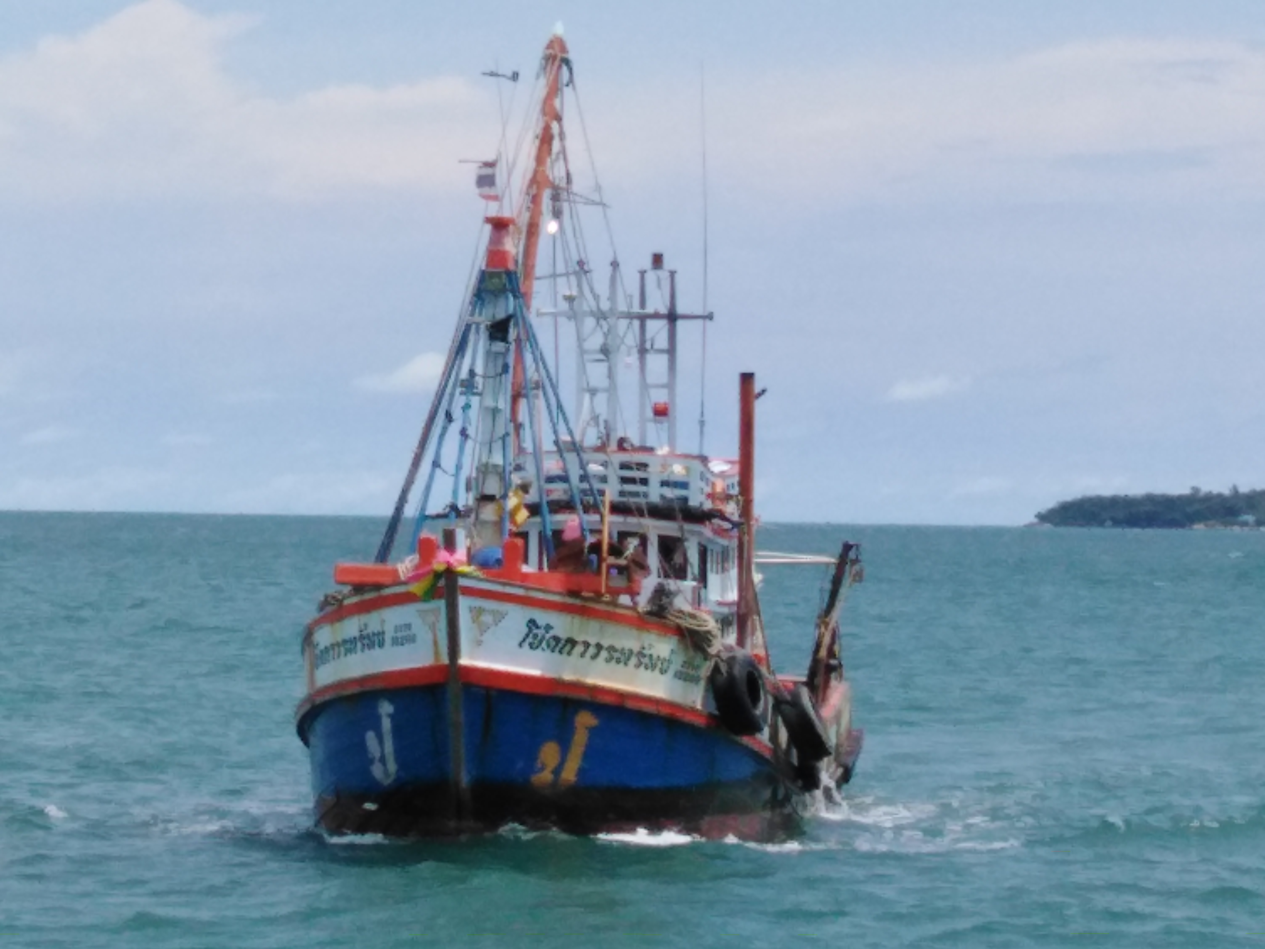เรือตรวจประมงทะเล 701 ออกปฏิบัติงานกิจกรรมควบคุมการทำการประมงในพื้นที่เสี่ยงในการทำประมงผิดกฎหมายและปฏิบัติการเร่งด่วนจากศูนย์ FMC (ใน 12 ไมล์)..คลิก