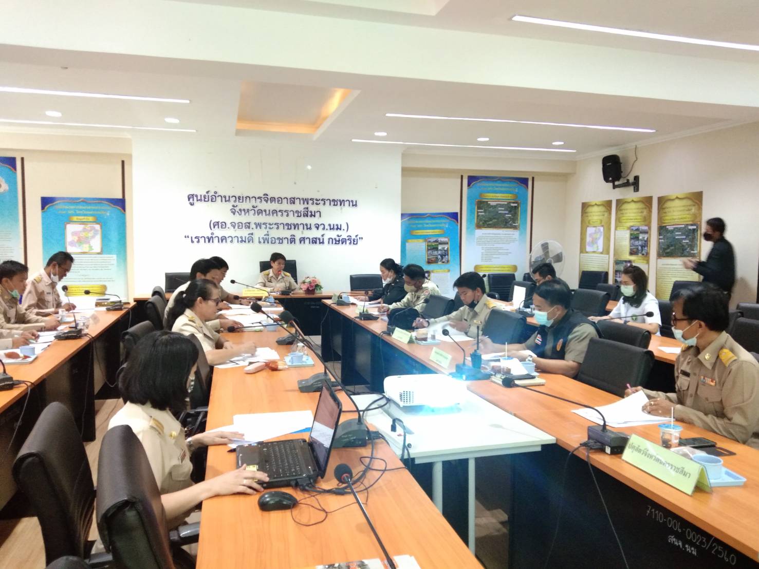 ประชุมคณะกรรมการ ก.ช.ภ.จ. นครราชสีมา พิจารณาให้การช่วยเหลือผู้ประสบภัยพิบัติกรณีฉุกเฉินอุทกภัย อำเภอเสิงสาง