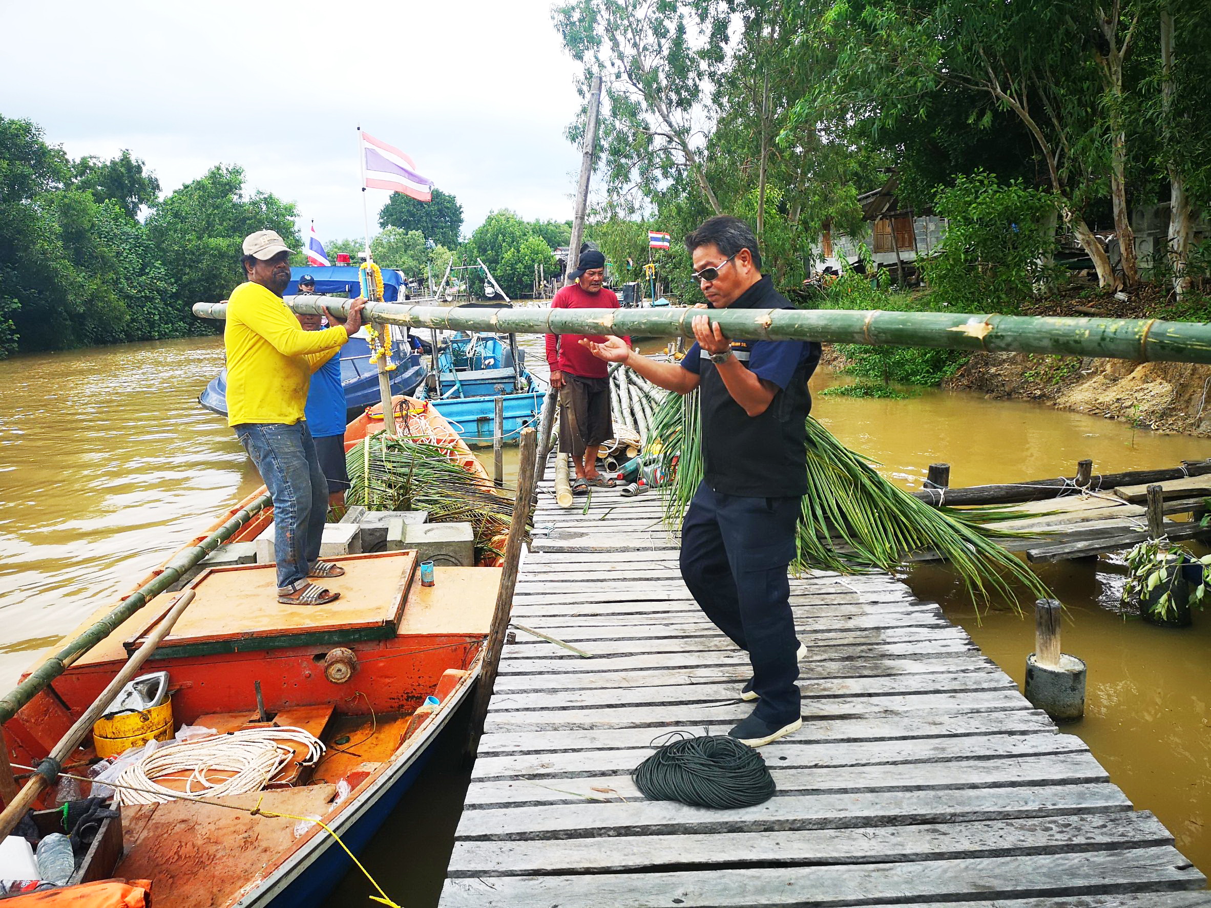 เรือตรวจประมงทะเล 205 ออกปฏิบัติงานควบคุมการทำการประมงในพื้นที่เสี่ยงและปฏิบัติการเร่งด่วน..คลิก