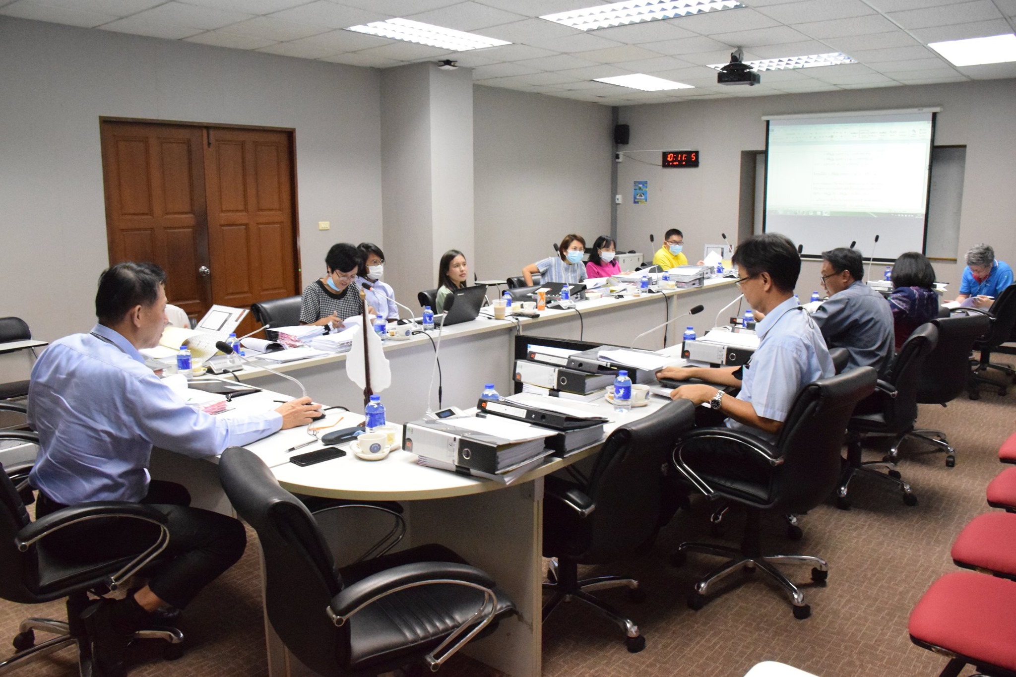 ประชุมคณะทำงานเพื่อพิจารณาการขึ้นทะเบียนวัตถุอันตรายทางการประมง..คลิก