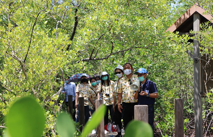 สำนักงานศึกษาธิการภาค 8  ศึกษาดูงานศูนย์ฯ คุ้งกระเบน