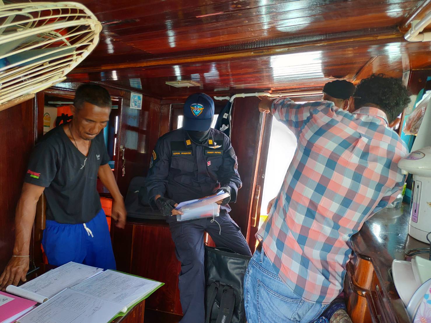 กิจกรรมการควบคุมเฝ้าระวังการทำการประมงพื้นที่ทะเลชายฝั่ง