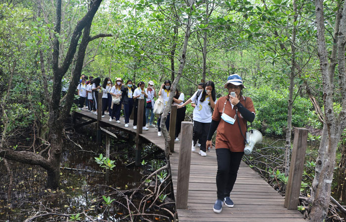 คณะวิทยาศาสตร์และศิลปศาสตร์ มหาวิทยาลัยบูรพา วิทยาเขตจันทบุรี จัดโครงการศึกษาดูงานโครงการอันเนื่องมาจากพระราชดำริ ตามแนวปรัชญาเศรษฐกิจพอเพียง ประจำปีการศึกษา 2564..คลิก