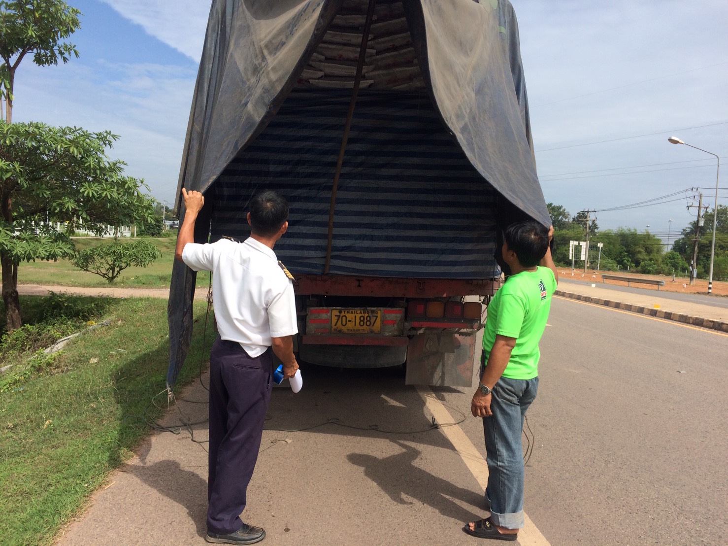 ตรวจสอบอาหารสัตว์น้ำ ส่งออกไปยัง สปป.ลาว..คลิก