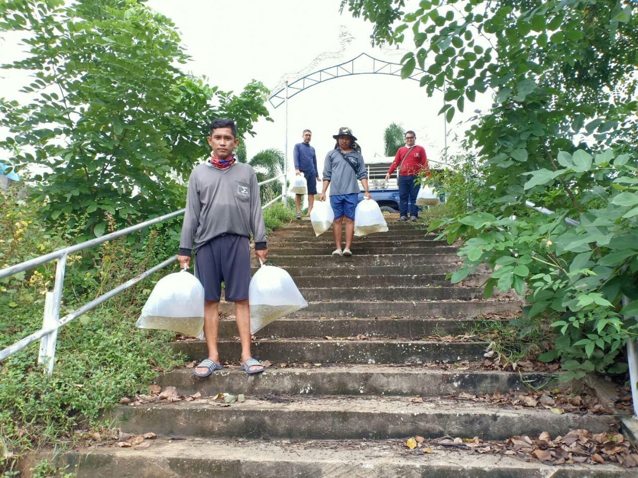 ศูนย์วิจัยและพัฒนาการเพาะเลี้ยงสัตว์น้ำจืดสระบุรี ปล่อยพันธุ์ปลาตะเพียนทอง ในกิจกรรมพัฒนาและบริหารจัดการทรัพยากรสัตว์น้ำ..คลิก