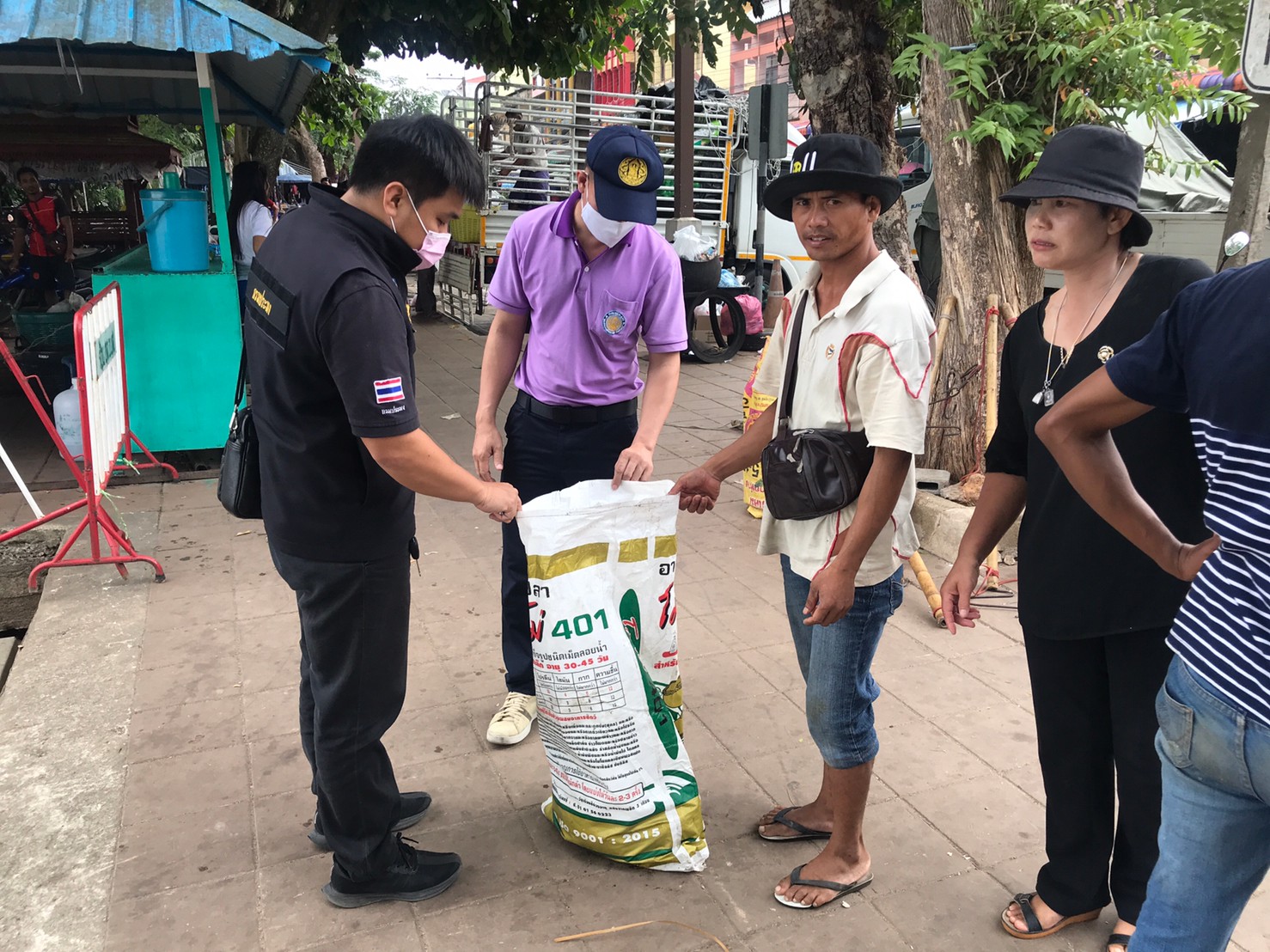 ตรวจสอบสินค้าสัตว์น้ำส่งออก..คลิก