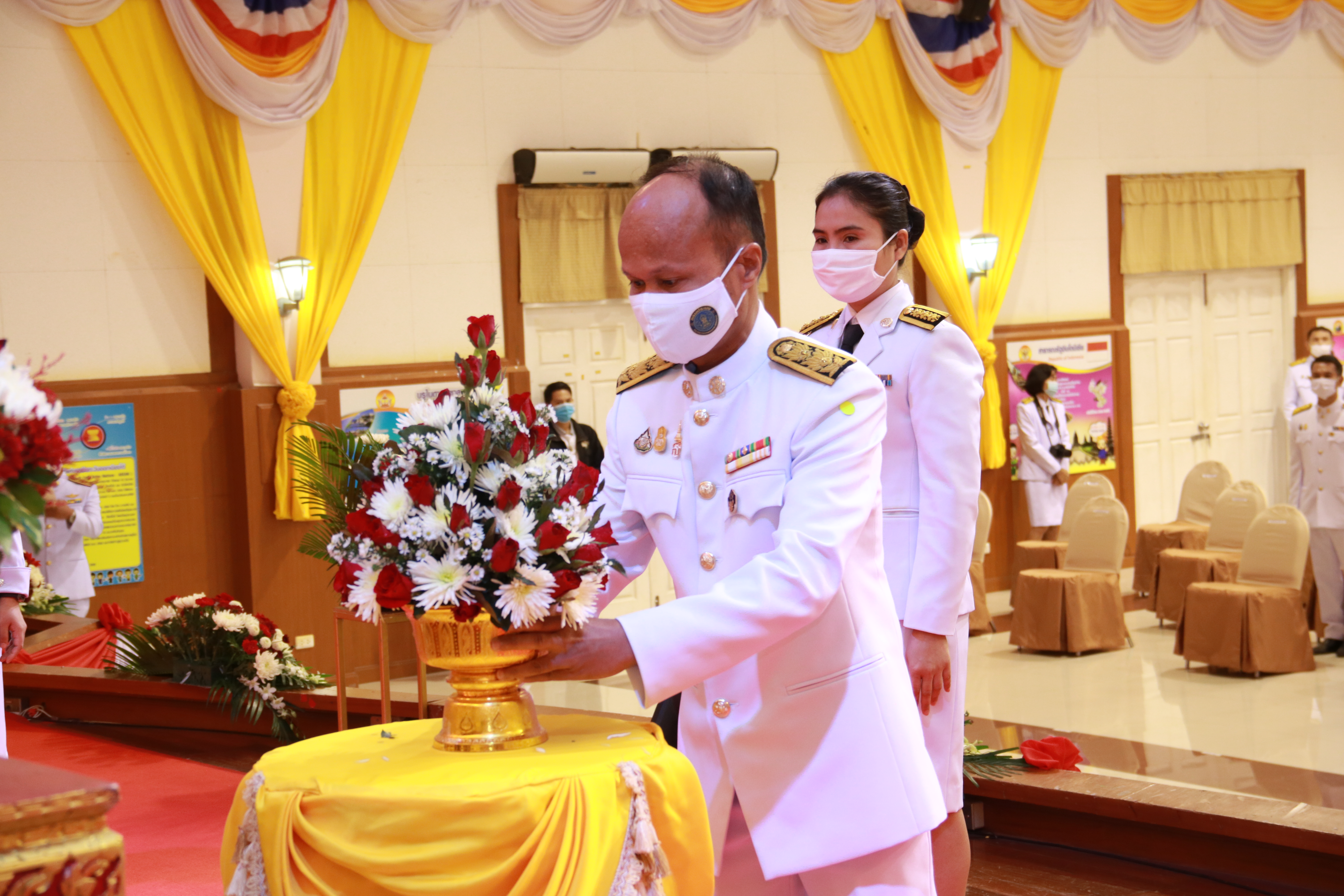 ร่วมพิธีวางพานพุ่มดอกไม้สด เนื่องในวันคล้ายวันพระราชสมภพ ครบ ๑๒๐ ปี สมเด็จพระศรีนครินทราบรมราชชนนี..คลิก