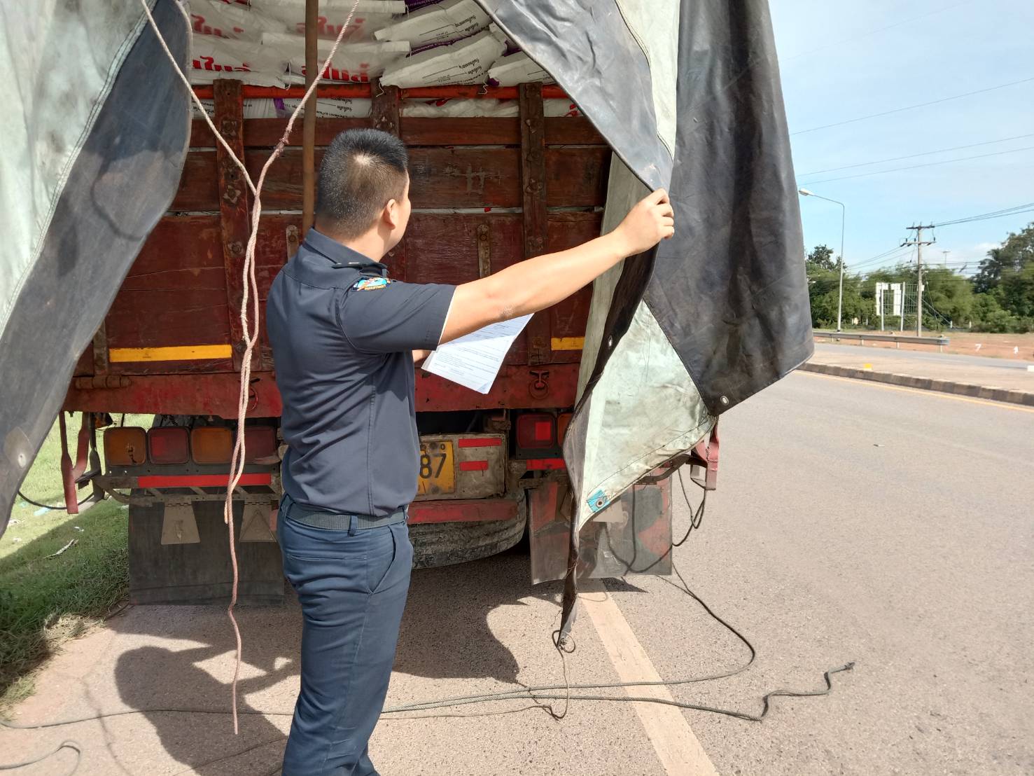 ตรวจสอบอาหารสัตว์น้ำ ส่งออกไปยัง สปป.ลาว..คลิก