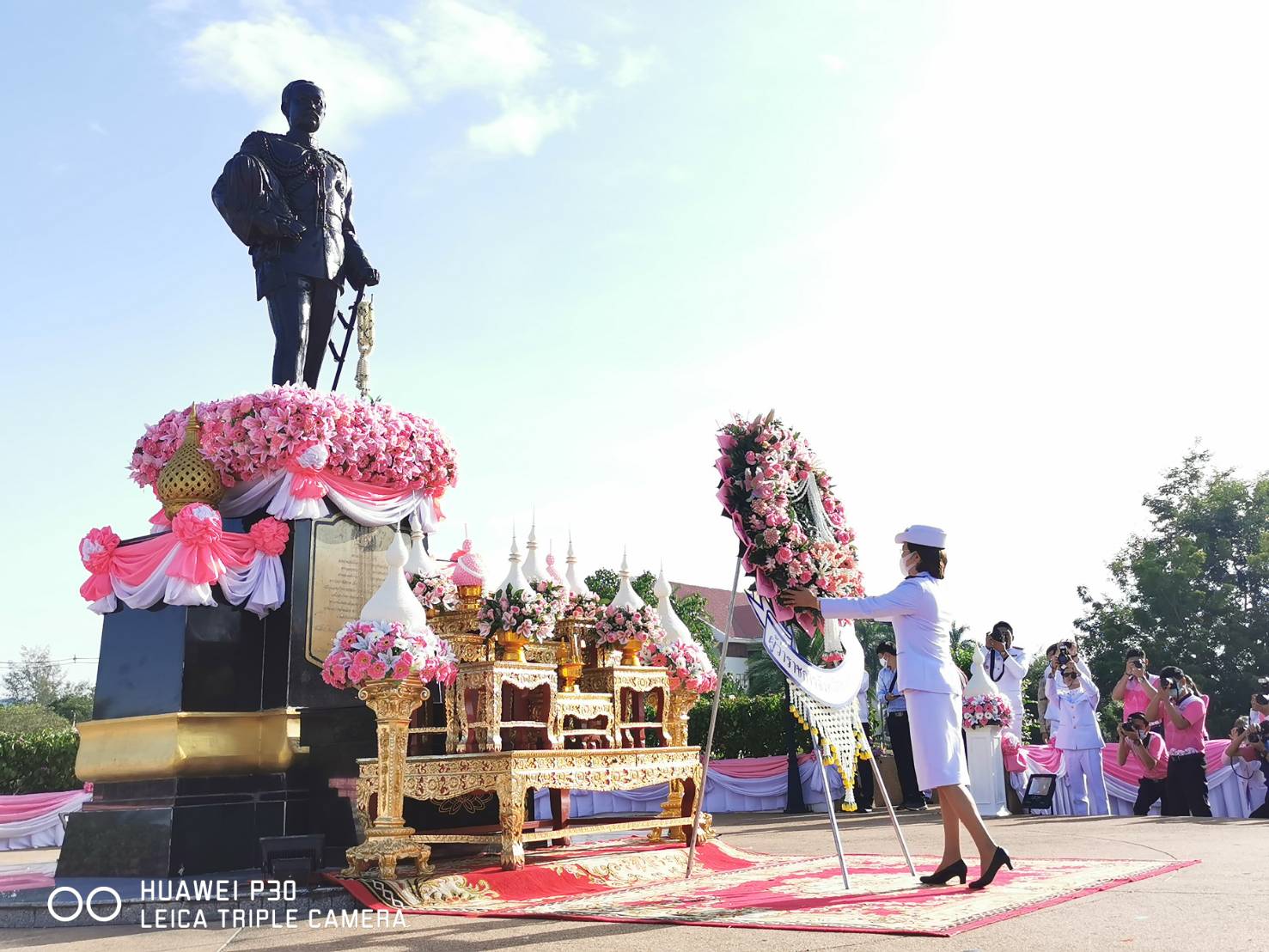 วันที่ 23 ตุลาคม 2563 เวลา 08.00 น. สำนักงานประมงจังหวัดหนองบัวลำภู โดยนางถนอมขวัญ นอศรี หัวหน้ากลุ่มบริหารและยุทธศาสตร์ นายประหยัด ยืดยาว ประมงอำเภอเมืองฯ..คลิก