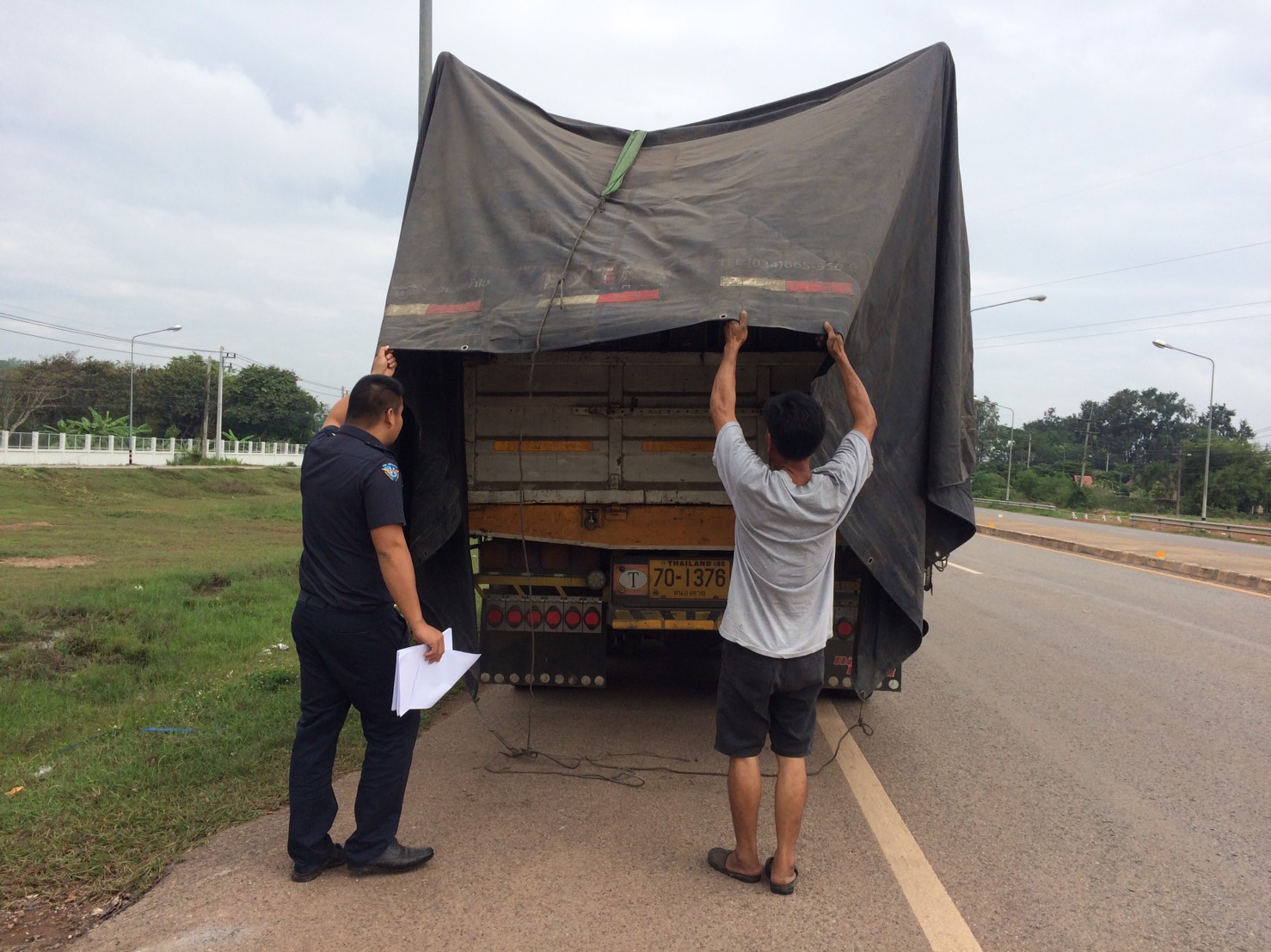 ตรวจสอบผลิตภัณฑ์สัตว์น้ำ ส่งออกไปยัง สปป.ลาว..คลิก