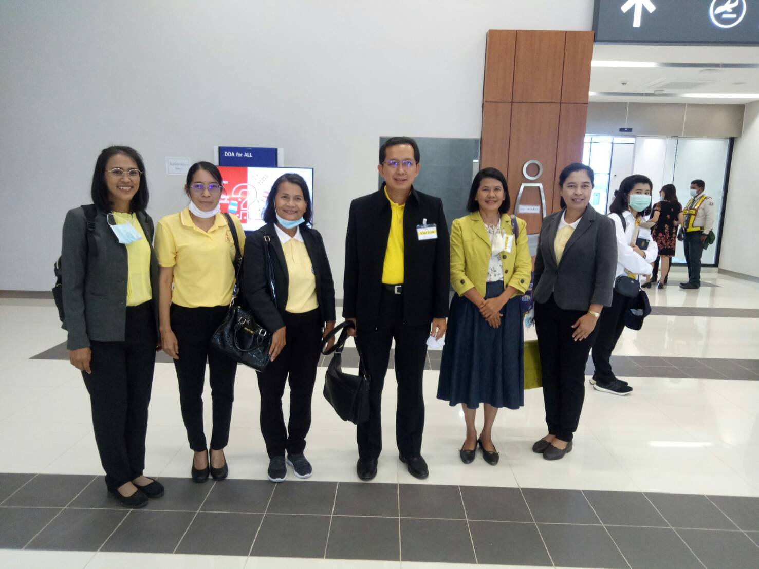 ร่วมประชุมคณะรัฐมนตรีอย่างเป็นทางการนอกสถานที่..คลิก