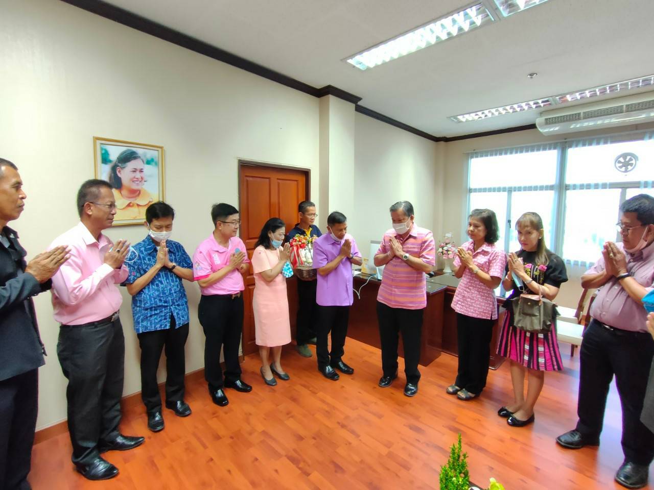 ร่วมแสดงความยินดีกับนายพีระพล ตัณฑโอภาส เนื่องในโอกาสที่ได้มาดำรงตำแหน่งรองผู้ว่าราชการจังหวัดอุทัยธานี..คลิก
