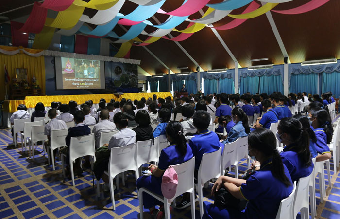 โรงเรียนเบญจมราชรังสฤษฎิ์ จ.ฉะเชิงเทรา โดยได้จัดกิจกรรม “ค่ายส่งเสริมและพัฒนาความสามารถทางวิทยาศาสตร์ นักเรียนห้องเรียนพิเศษวิทยาศาสตร์ คณิตศาสตร์ เทคโนโลยีและสิ่งแวดล้อม ชั้นมัธยมศึกษา ชั้นปีที่ 1 รุ่น 2563 ครั้งที่ 1”