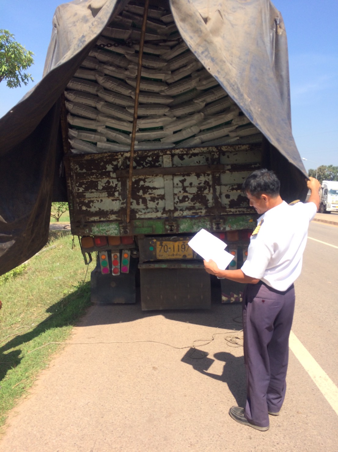 ตรวจสอบสินค้าประมง ส่งออกไปยัง สปป.ลาว..คลิก