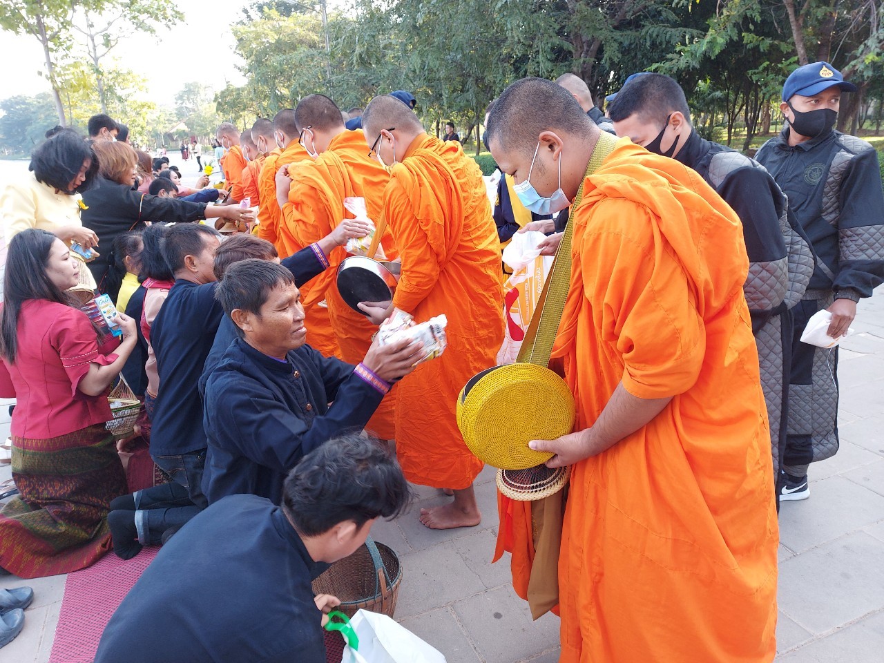 ข่าวประชาสัมพันธ์ประจำวันที่ 10 พฤศจิกายน 2563 ศูนย์วิจัยและพัฒนาการเพาะเลี้ยงสัตว์น้ำจืดศรีสะเกษ ปักษ์แรก ฉบับที่ 98