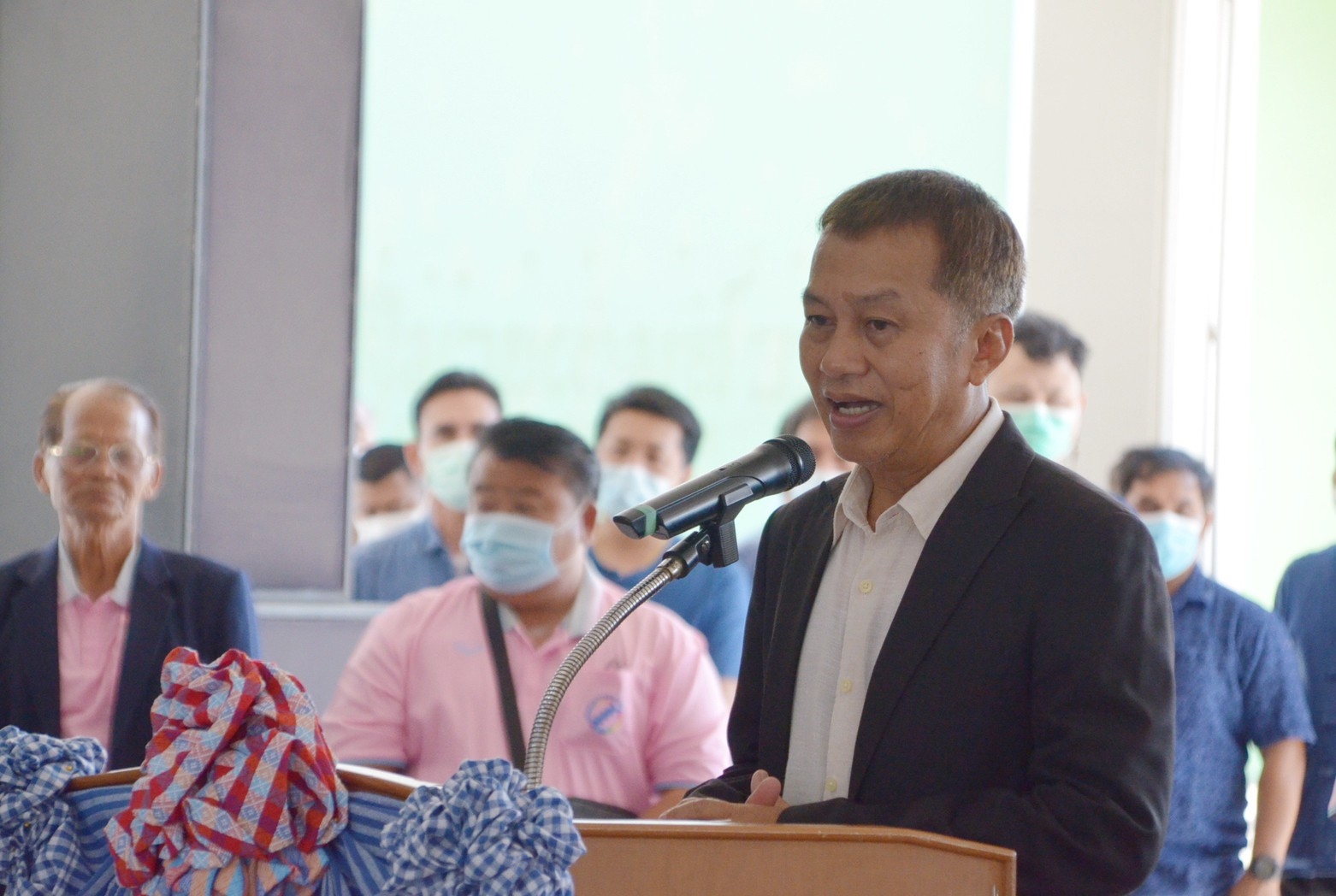ร่วมต้อนรับรัฐมนตรีช่วยว่าการกระทรวงเกษตรและสหกรณ์และผู้บริหารกระทรวงเกษตร ตรวจเยี่ยมให้กำลังใจและมอบถุงยังชีพแก่สมาชิกสหกรณ์ที่ประสบภัยน้ำท่วม..คลิก