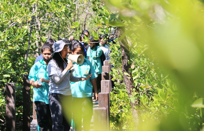 คณะครู นักเรียน โรงเรียนอรัญประเทศ อำเภออรัญประเทศ จังหวัดสระแก้ว ศึกษาดูงานศูนย์ฯ คุ้งกระเบน..คลิก