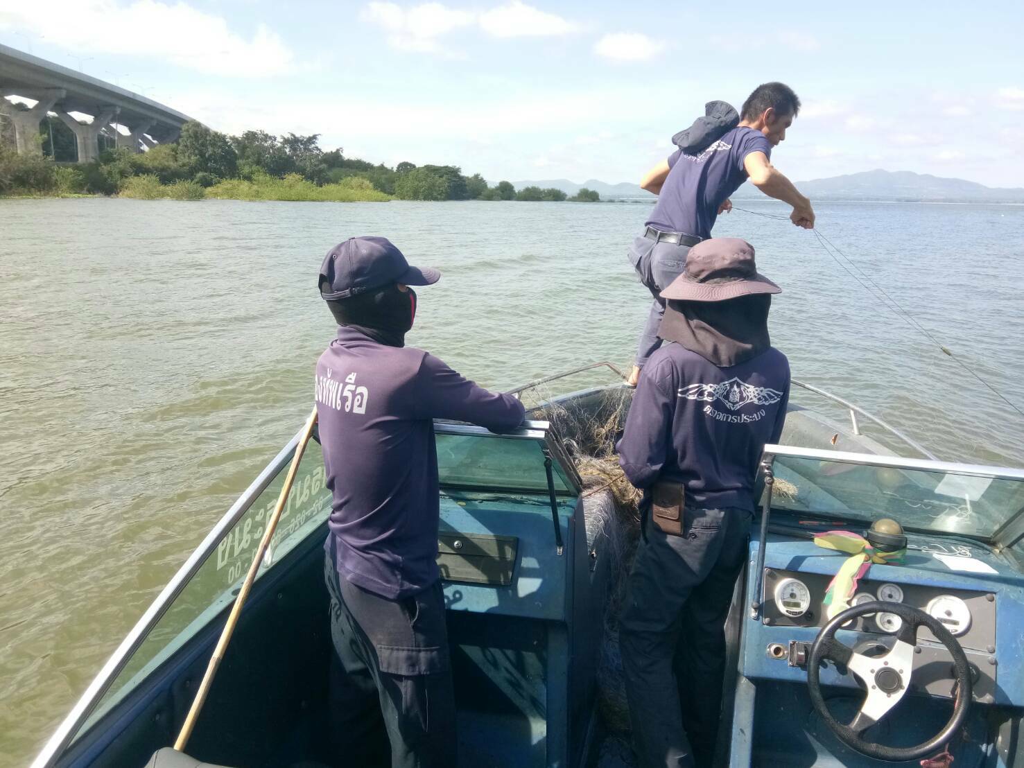 ออกปฏิบัติงานควบคุมเฝ้าระวังการทำการประมง ในพื้นที่อ่างเก็บน้ำลำตะคอง จังหวัดนครราชสีมา..คลิก